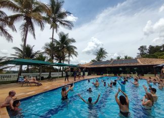 Brotas garante carnaval animado e sem aglomerações Hidroginástica em uma das piscinas do Brotas Eco Hotel Fazenda. Foto: Divulgação