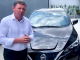 Orlando testa o carro elétrico da Nissan Prefeito agradeceu pela oportunidade de testar este novo modelo de automóvel. Foto: Divulgação