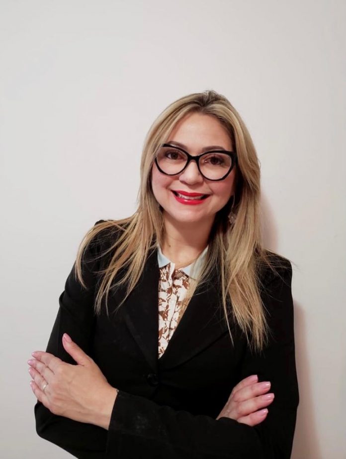 Alexsandra Amorim - Coordenadora da área de Produtos Financeiros da COOP. Foto: Divulgação/COOP