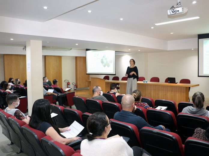 Cerca de 180 colaboradores de áreas administrativas participaram da capacitação. Foto: Divulgação/FUABC