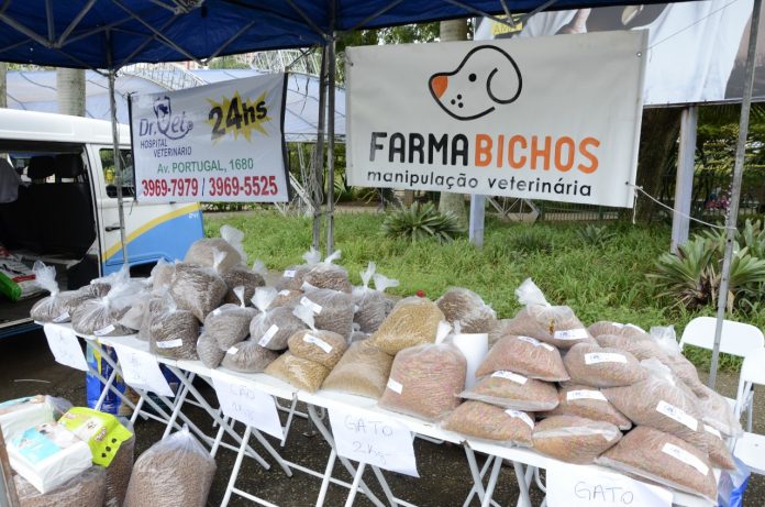 Moeda pet troca garrafas plásticas por ração para cães e gatos. Foto: Helber Aggio/PSA