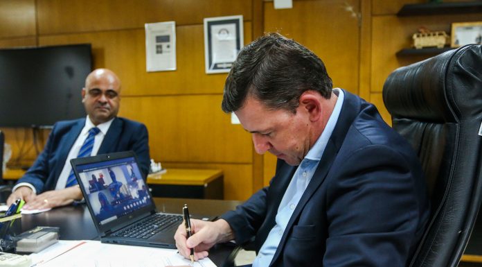 Morando oficializa novo projeto Prefeito Orlando Morando e procurador-geral de Justiça, Mario Sarrubbo, assinaram nesta segunda termo de cooperação para políticas de enfrentamento da violência doméstica. Foto: Gabriel Inamine/PMSBC