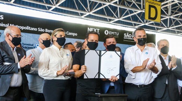 Morando e Doria dão início às obras do BRT-ABC Prefeito, governador, secretários e a deputada Carla Morando compareceram ao ato que marcou largada às intervenções no Terminal de São Bernardo. Foto: Gabriel Inamine/PMSBC