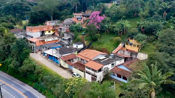 Jardim Petrópolis é terceiro bairro da Estância a receber a regularização de suas propriedades. Foto: Divulgação/PMETRP