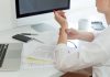 Especialista alerta sobre os esforços repetitivos Movimentos repetitivos para quem trabalha no computador são os mais comuns. Foto: Divulgação