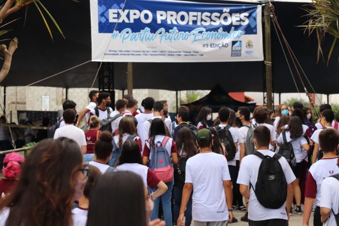 Cerca de 1500 estudantes compareceram à 1a edição do Expo Profissões na tenda do Complexo Ayrton Senna, em Ribeirão Pires,. Foto: Divulgação/PMRP