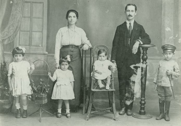 Família Libanesa. Foto: Acervo Museu da Imigração/APESP