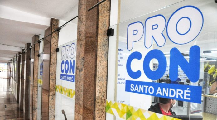 Enel lidera reclamações no Procon De acordo com balanço de 2021, órgão de defesa do consumidor registrou como principais reclamados os fornecedores de energia elétrica, mercado financeiro e telefonia. Foto: Angelo Baima/PSA