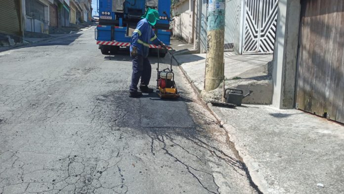 Ação integra calendário de manutenção nos bairros. Foto: Divulgação/PMRP