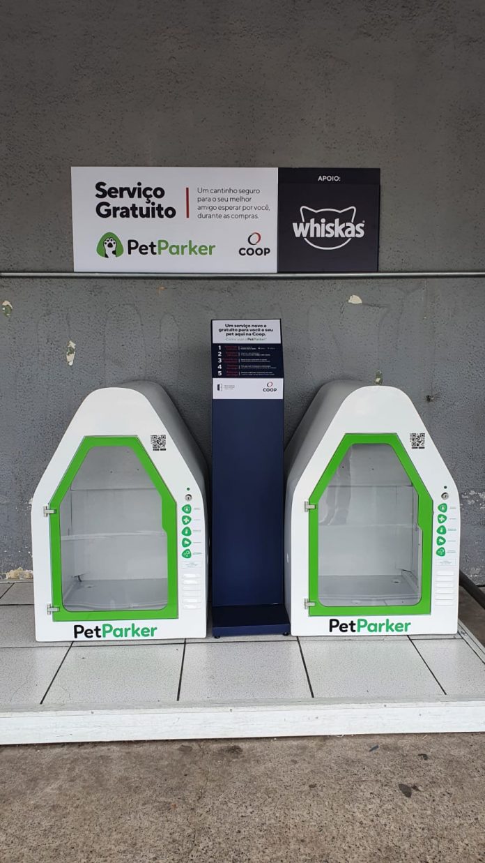 Estações inteligentes da PetParker foram instaladas em cinco lojas. Foto: Guilherme Balconi
