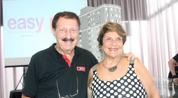 MBigucci lança empreendimento em local inédito Presidente da construtora, Milton Bigucci e esposa Sueli, presentes no lançamento em São Vicente. Foto: Celso Lima / Revista Unick