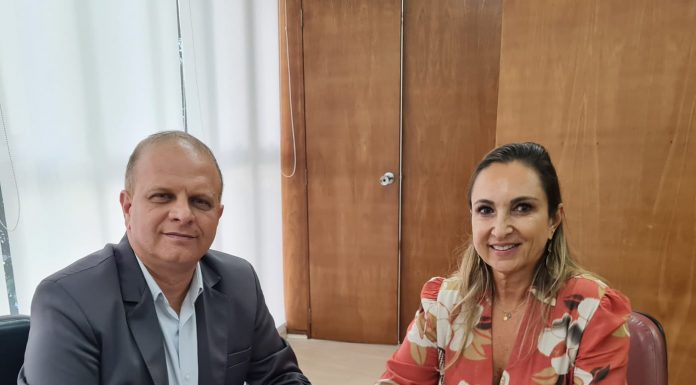 ACISCS firma nova parceria Alessandro Leone e Débora Stringueta. Foto: Divulgação