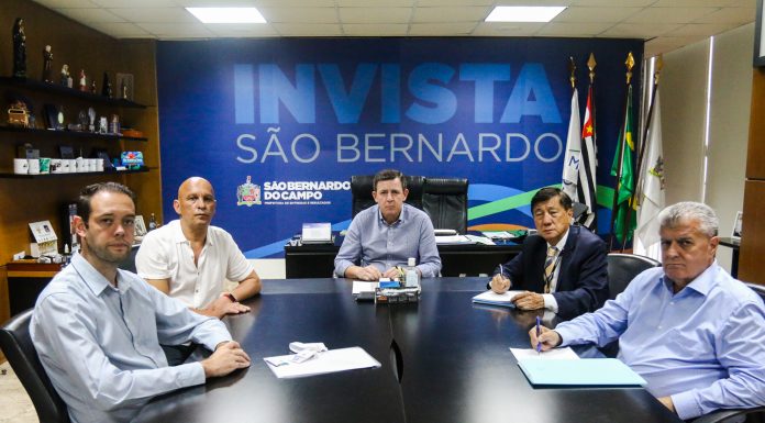 Negociações com a Toyota continuam Prefeito Orlando Morando se reuniu com o presidente do Sindicato dos Metalúrgicos do ABC, Moisés Selerges, e o diretor administrativo da entidade, Wellington Damasceno, em conjunto com o secretário municipal de Desenvolvimento Econômico, Ciência, Tecnologia, Trabalho e Turismo, Hiroyuki Minami, e o adjunto de Coordenação Governamental, Fernando Longo. Foto: Gabriel Inamine/PMSBC