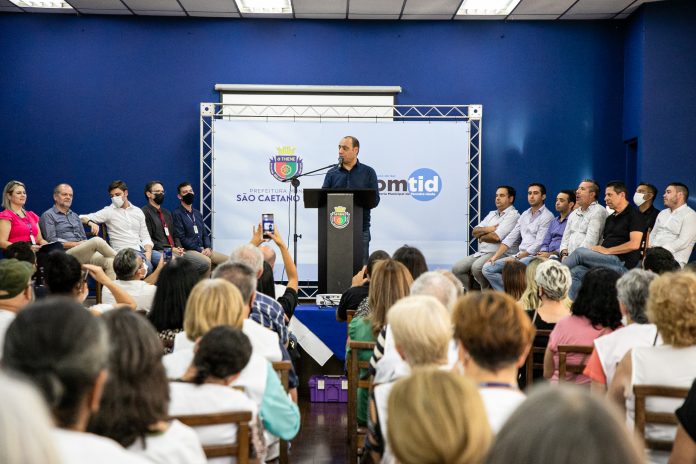 Prefeito divulgou a retomada das atividades nos CISEs - Centro Integrado de Saúde e Educação. Foto: Letícia Teixeira / PMSCS