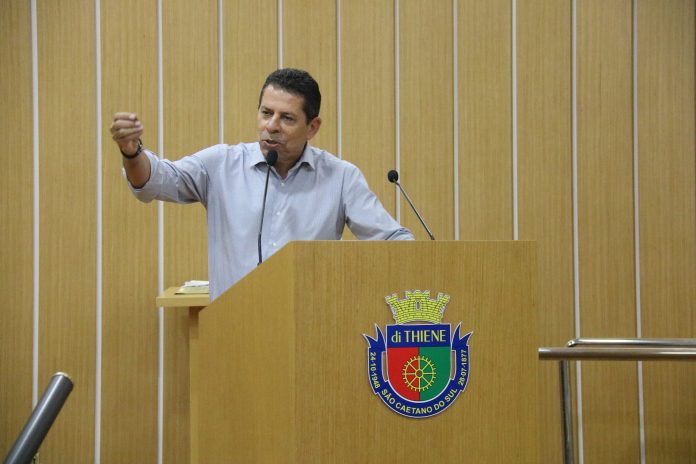 Vereador Gilberto Costa durante sessão plenária na Câmara Municipal de São Caetano, Foto: Divulgação