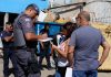 Policiais fiscalizam comércios de sucata e ferro velho Ao todo, 45 agentes participaram da Operação. Foto: Divulgação / GCM / PMSCS