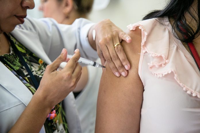São Caetano faz apelo para que grupos prioritários se imunizarem. Foto: Letícia Teixeira/ PMSCS