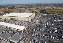 Centro Comercial do novo Santuário movimenta fiéis A cidade recebeu cerca de 100 mil visitantes para a inauguração do Santuário dedicado à Santa Rita de Cássia. Foto: Divulgação
