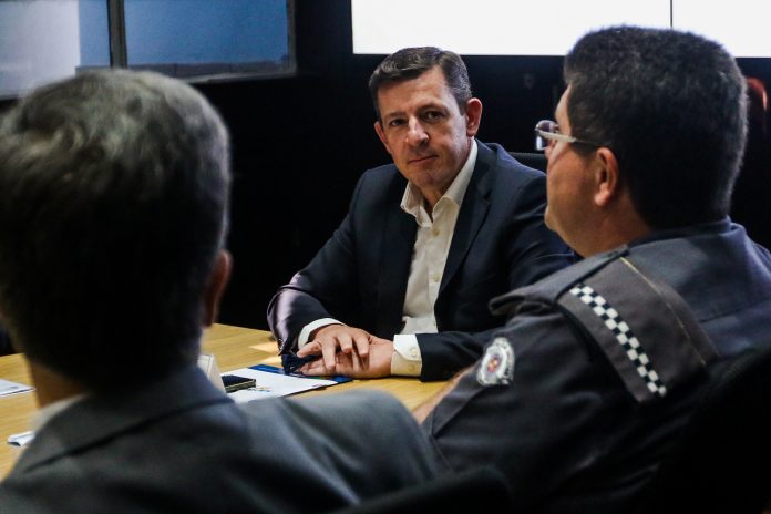 Prefeito Orlando Morando se reuniu com a cúpula das três forças de segurança visando enfrentamento à criminalidade. Foto: Gabriel Inamine/PMSBC