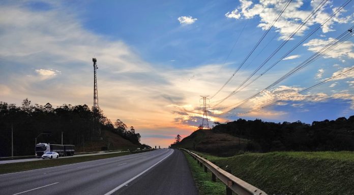 Rodoanel prevê saída de 786 mil veículos no feriado Concessionária reforça a atenção com a visibilidade na estrada devido ao período de incidência de neblina e queimadas. Foto: Divulgação/SPMar
