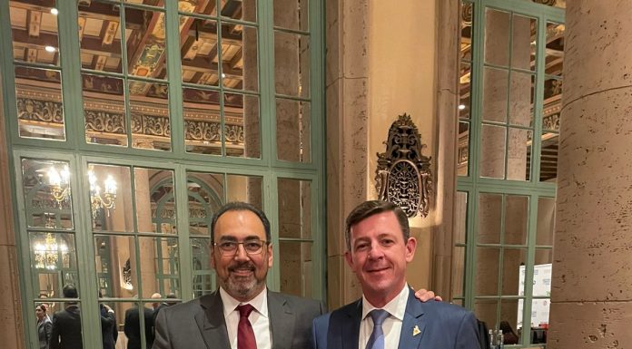 Orlando participa de encontro internacional de prefeitos Sergio Díaz-Granados e Orlando Morando. Foto: Divulgação/PMSBC