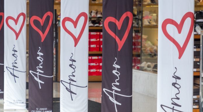 Procon orienta sobre compras para o Dia dos Namorados Órgão de Defesa do Consumidor listou algumas dicas para presentear no dia 12 de junho. Foto: Alex Cavanha/PSA