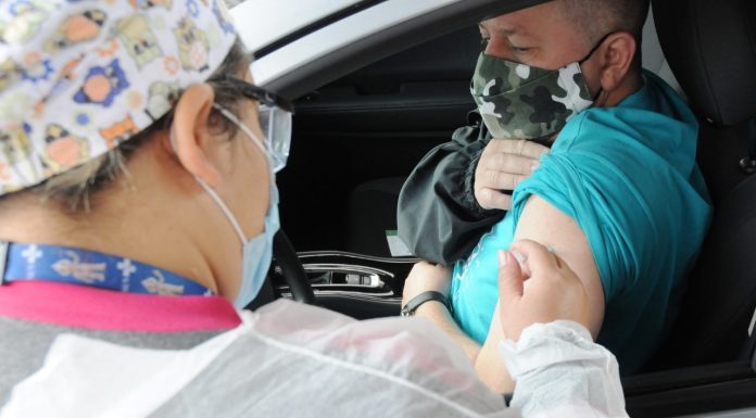 Novos grupos já podem receber 4ª dose da vacina Imunização da dose de reforço também será realizada em trabalhadores da saúde. Foto: Angelo Baima/PSA