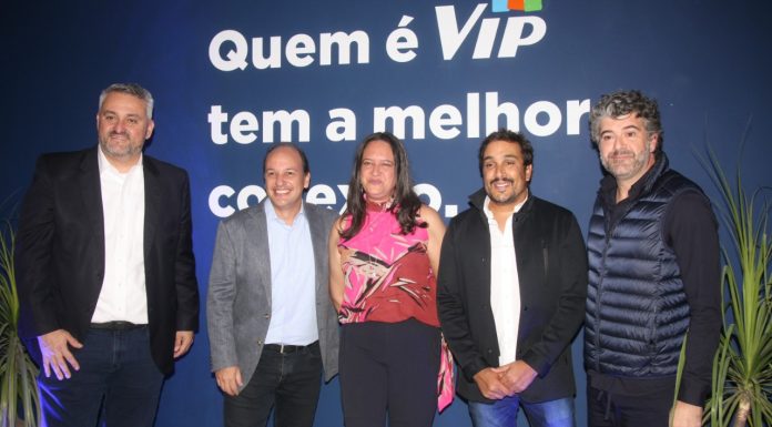 VIP TELECOM comemora sucesso nos negócios Fábio Abreu, Alexandre Moshe, Renata do Carmo, Edson Teofilovic e Alvaro Rodrigues. Foto: Celso Lima/Revista Unick