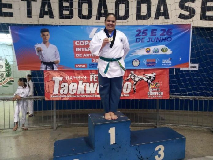 Sheila Ripoli conquistou medalha de ouro pela modalidade Poomsae. Foto: Divulgação/SEJEL/RP