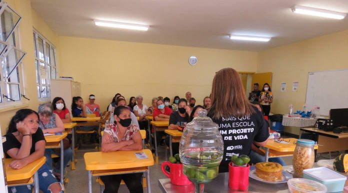 Oficina gratuita de aproveitamento integral de alimentos para moradores do Parque Andreense