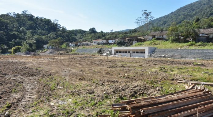 Primeiro campo de futebol do Brasil passa por obras de revitalização