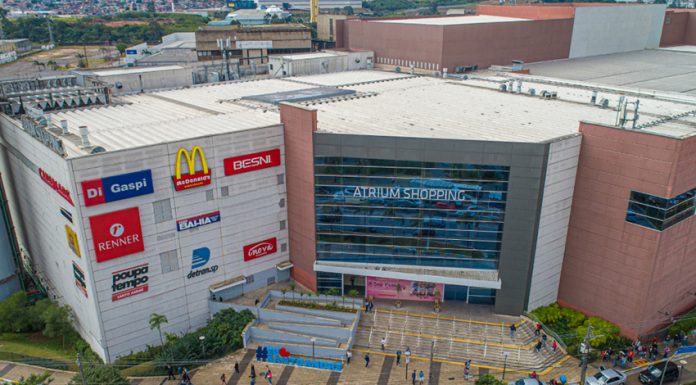 Alegria do Carnaval invade o Atrium Shopping