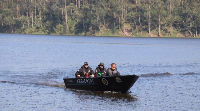 Ribeirão Pires recebe barco para fortalecer fiscalização na represa Billings