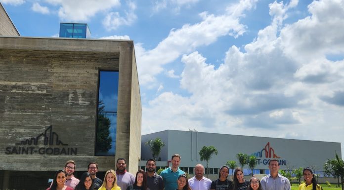 MBigucci visita o Centro de Pesquisa da Saint-Gobain