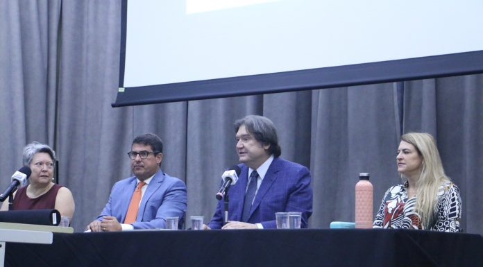 Aula Magna da Faculdade de Direito de São Bernardo aborda Crise Constitucional