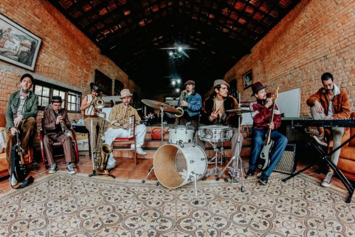 Nomade Orquestra, formada no Grande ABC, comemora dez anos com tour especial