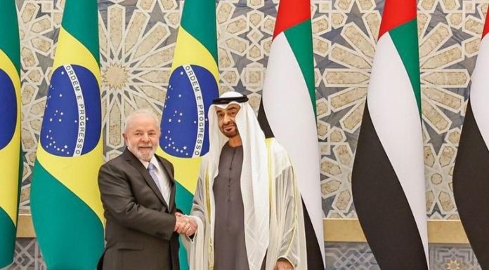 Presidente Lula se encontra com Xeique dos Emirados Árabes para acordos internacionais Presidente Lula se encontra com Xeique dos Emirados Árabes para acordos internacionais