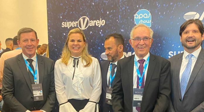 Deputada Carla Morando participa da abertura da 37ª APAS SHOW