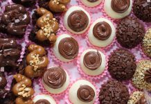 Degustação com expositores marca o lançamento do 14º Festival do Chocolate