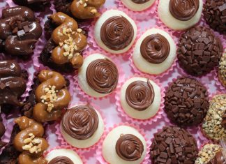 Degustação com expositores marca o lançamento do 14º Festival do Chocolate