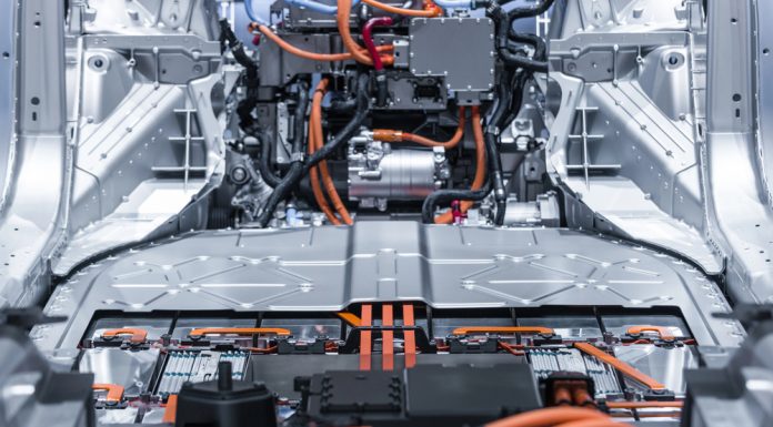 Baterias de veículos eletrificados podem ser 100% recicladas