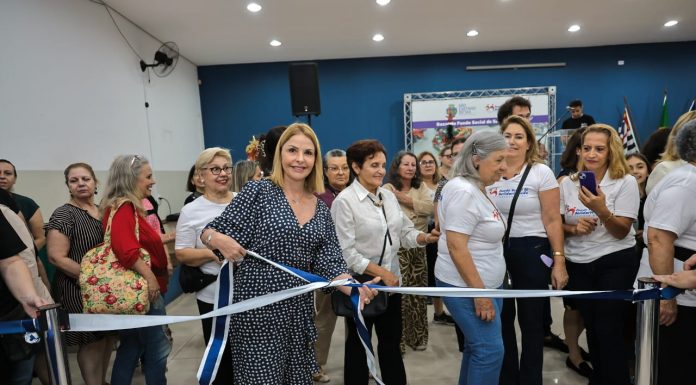 Denise Auricchio inaugura Bazar de Natal, em São Caetano
