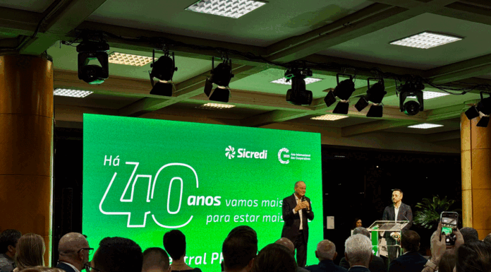 Central Sicredi PR/SP/RJ celebra mais de 40 anos de conquistas