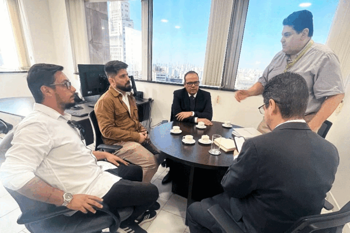 Fundunesp-em-reunião-com-assistência-social---Foto-Divulgação-PMETRP