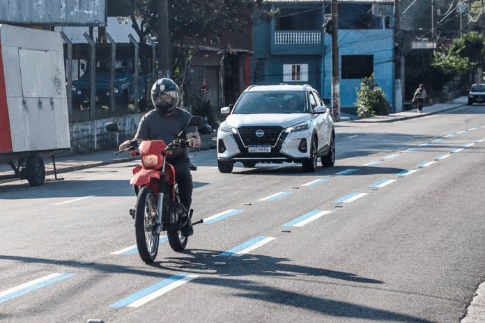 Faixa Azul para motociclistas