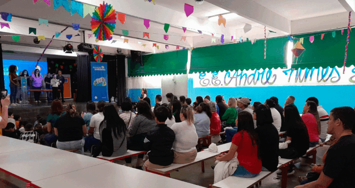 Alunos da Escola André Nunes Júnior encerram ciclo de atividades com cerimônia especial que reuniu famílias, professores e parceiros