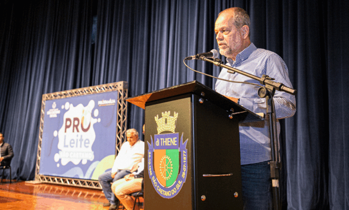 Prefeito Tite no Lançamento Programa Pró Leite