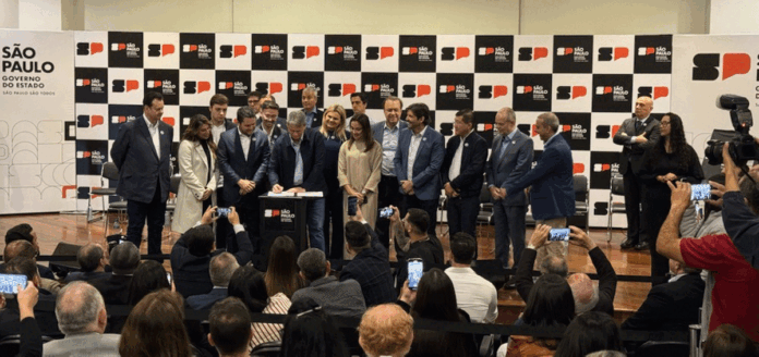 O prefeito de Diadema, Taka Yamauchi, acompanhou a visita do governador do Estado de São Paulo, Tarcísio de Freitas