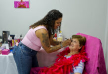 Pacientes do Caism, em São Caetano, recebem tratamentos especiais no Outubro Rosa