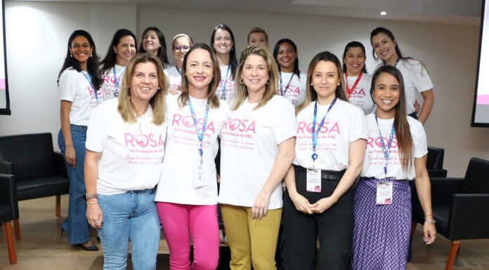 Outubro Rosa na FUABC mobiliza mais de 200 pessoas em ação de prevenção ao câncer de mama